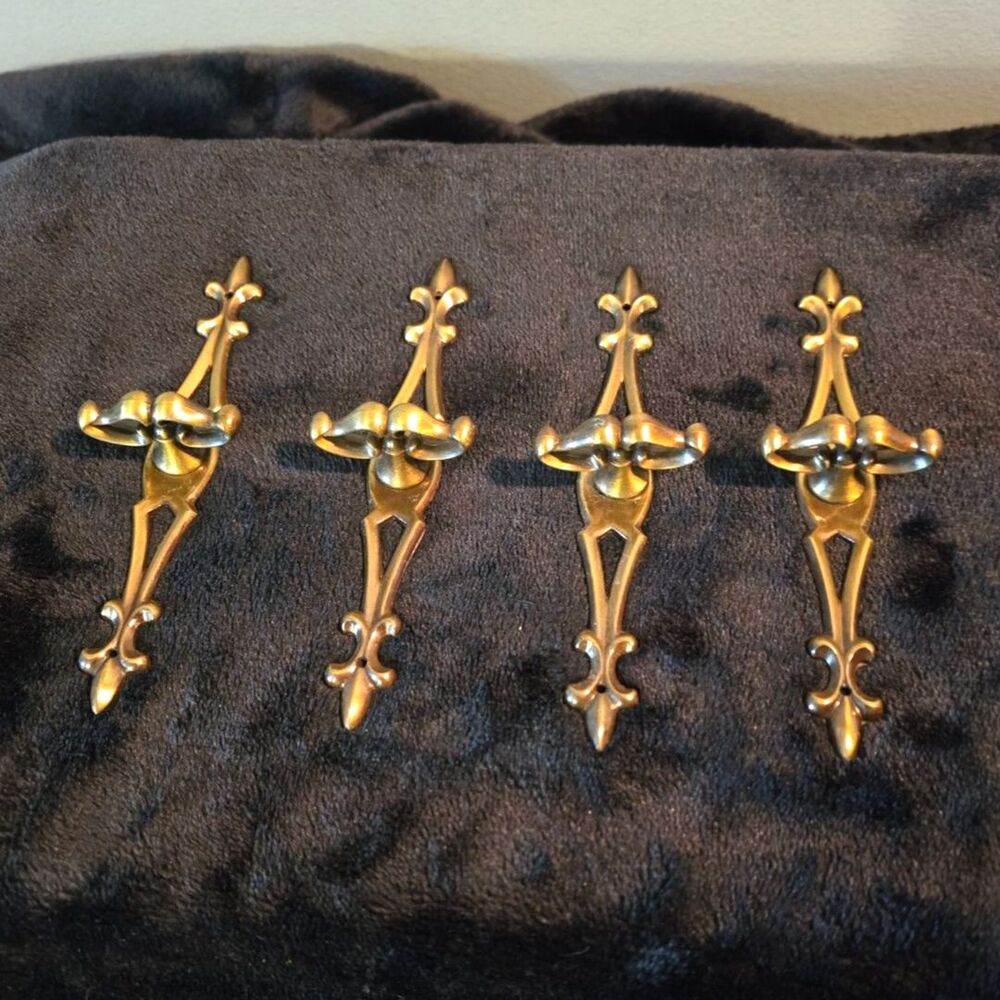 VTG Antique Gold Finish Cabinet Pulls with Backplates + Mounting Screws-Lot of 4